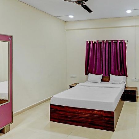 Amba Executive An Apartment Hotel Mundhva Exterior photo