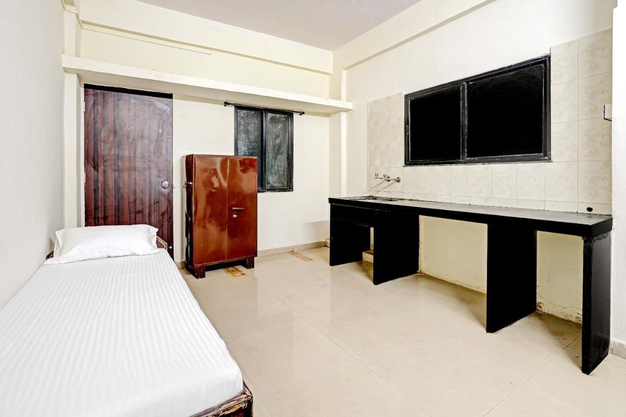 Amba Executive An Apartment Hotel Mundhva Exterior photo