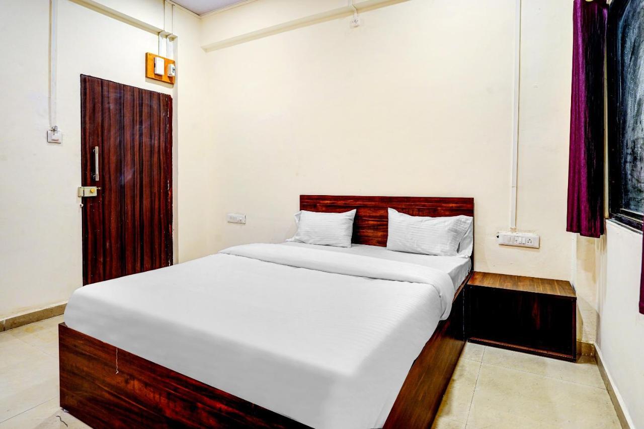 Amba Executive An Apartment Hotel Mundhva Exterior photo
