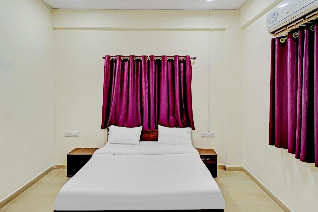 Amba Executive An Apartment Hotel Mundhva Exterior photo