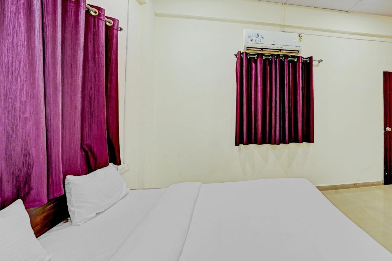 Amba Executive An Apartment Hotel Mundhva Exterior photo