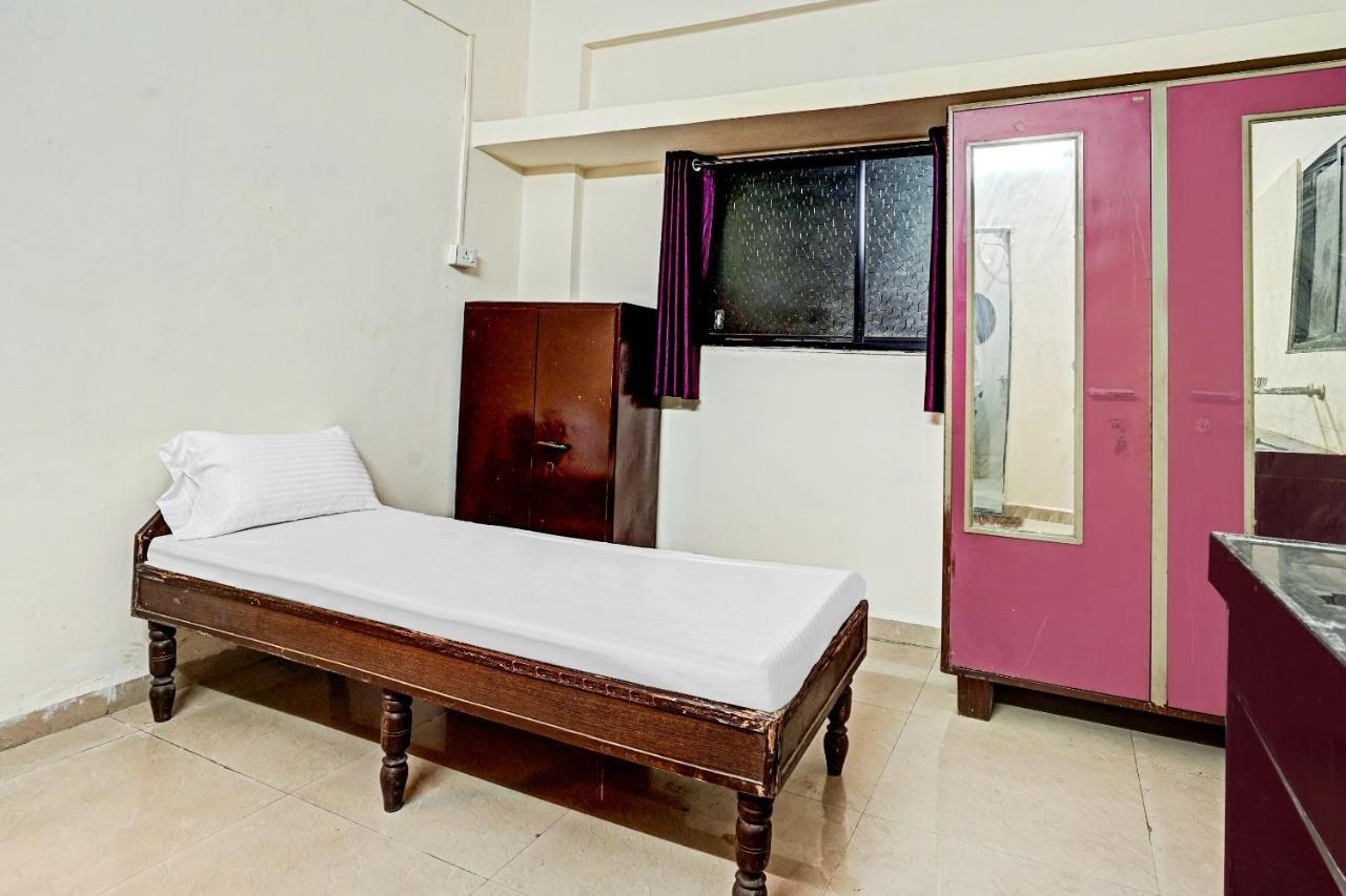 Amba Executive An Apartment Hotel Mundhva Exterior photo