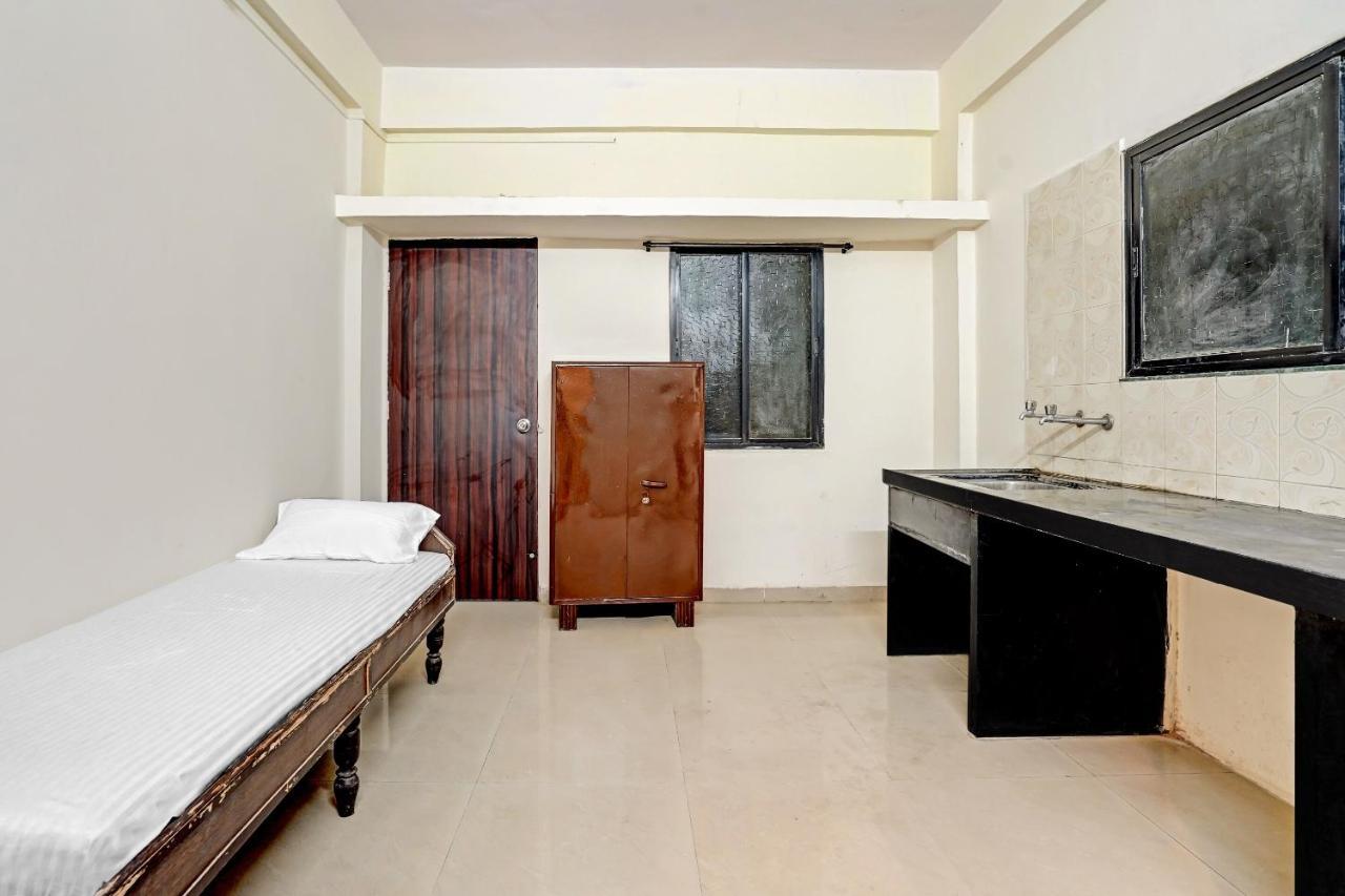 Amba Executive An Apartment Hotel Mundhva Exterior photo