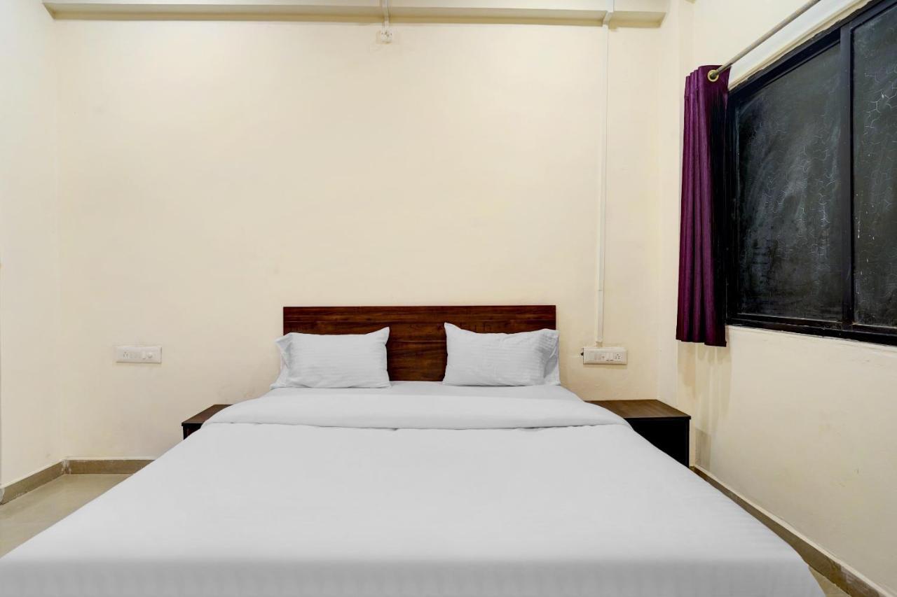 Amba Executive An Apartment Hotel Mundhva Exterior photo