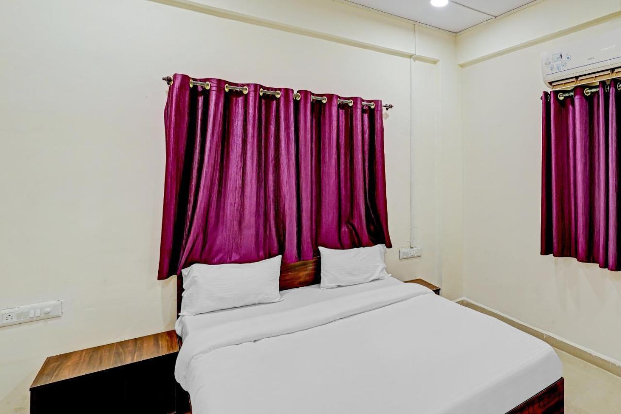 Amba Executive An Apartment Hotel Mundhva Exterior photo